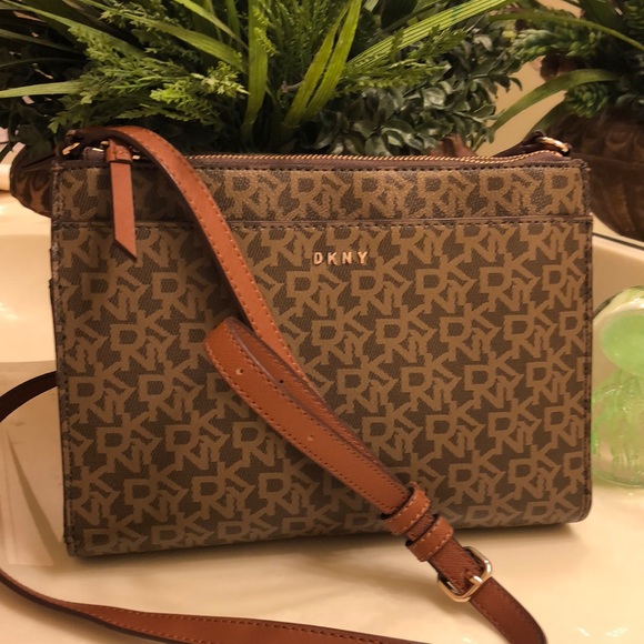 Dkny Bags Nwot Dkny Crossbody Shoulder Bag Pursebeautiful Mint